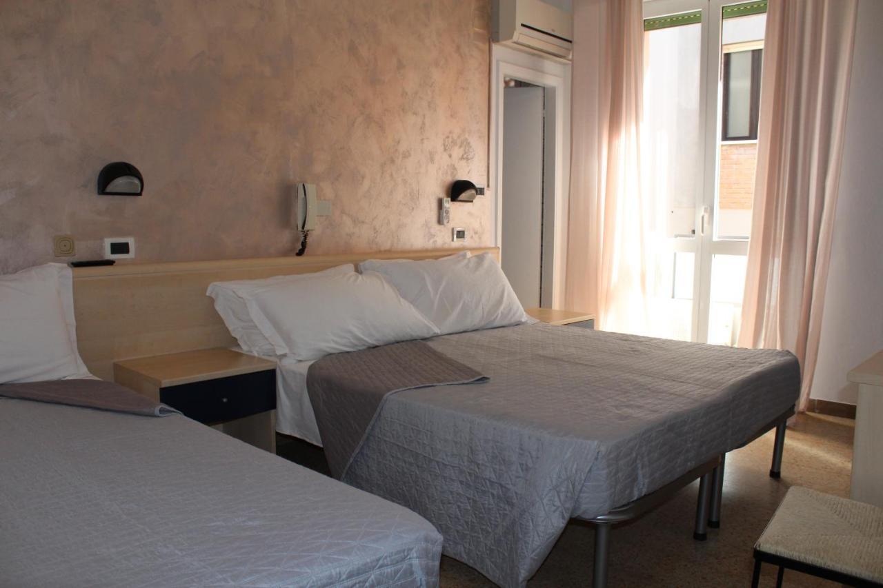 Hotel Mora Rimini Eksteriør bilde