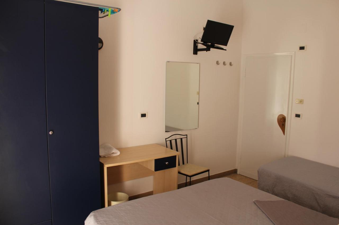 Hotel Mora Rimini Eksteriør bilde