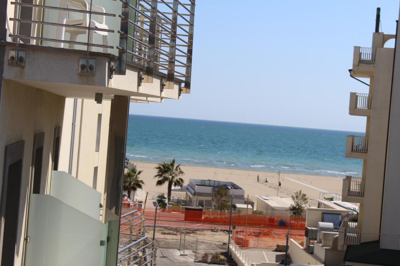 Hotel Mora Rimini Eksteriør bilde