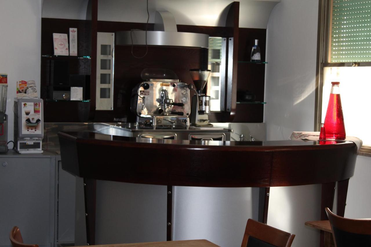 Hotel Mora Rimini Eksteriør bilde